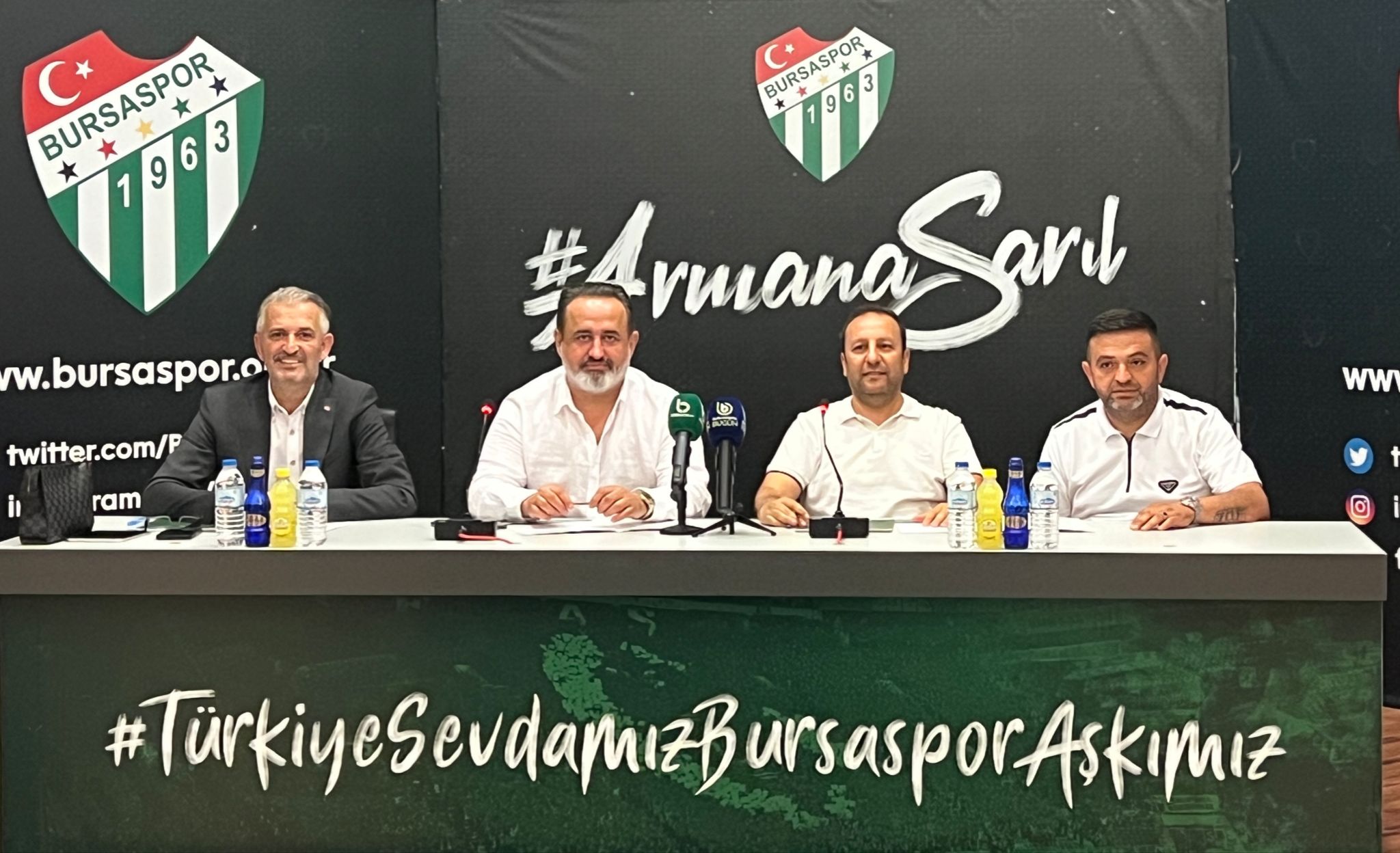 Acarhoroz, Bursaspor’a sponsor oldu!