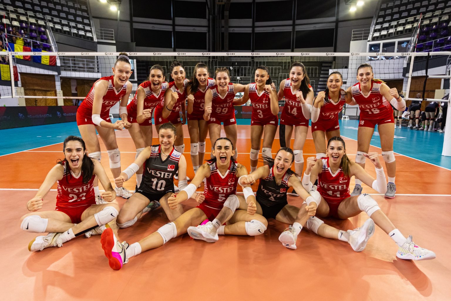 Kızlar Almanya’yı 3-0 mağlup etti