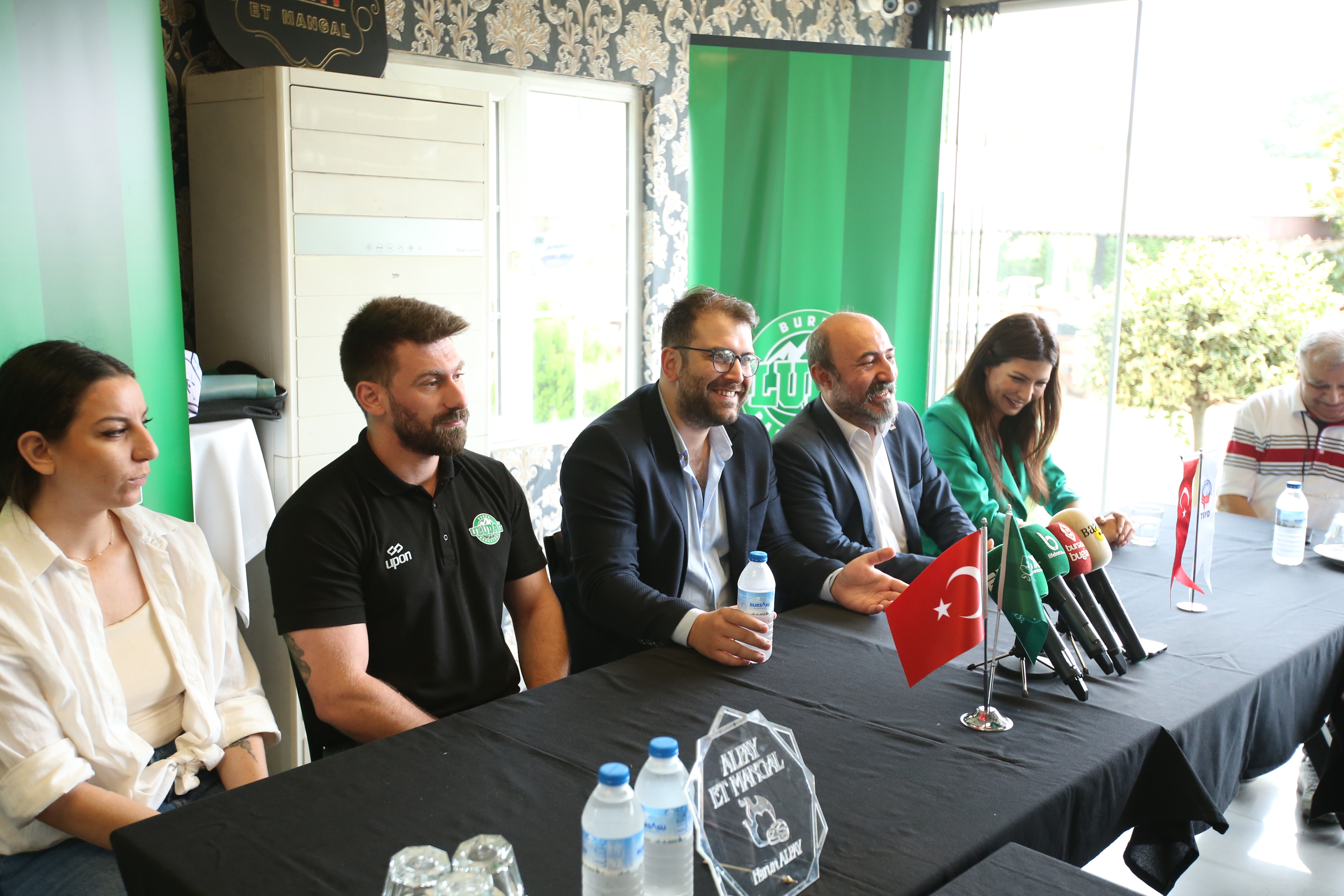 Uludağ Basketbol TSYD üyeleri ile buluştu