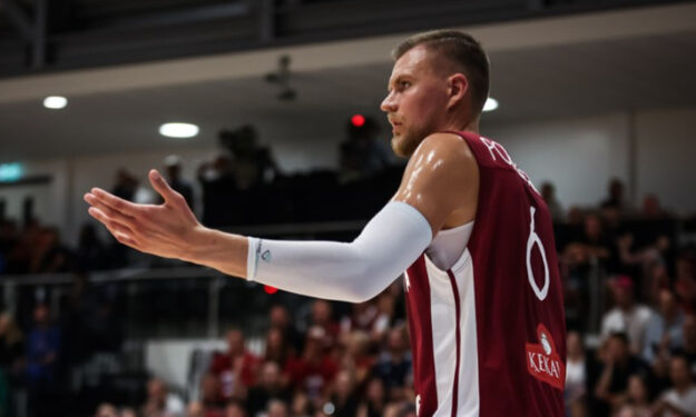 Porzingis'den kötü haber!