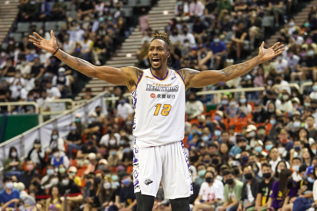 Dwight Howard tehdit etti