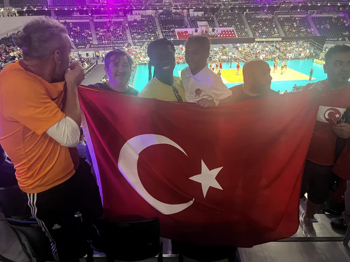 Gomis’ten Filenin Sultanları’na tam destek!
