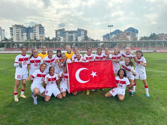 U15 milliler farklı geçti!