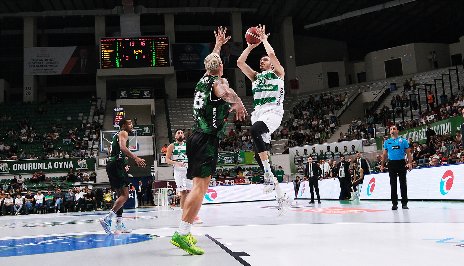 Bursaspor Basketbol yüzümüzü güldürdü