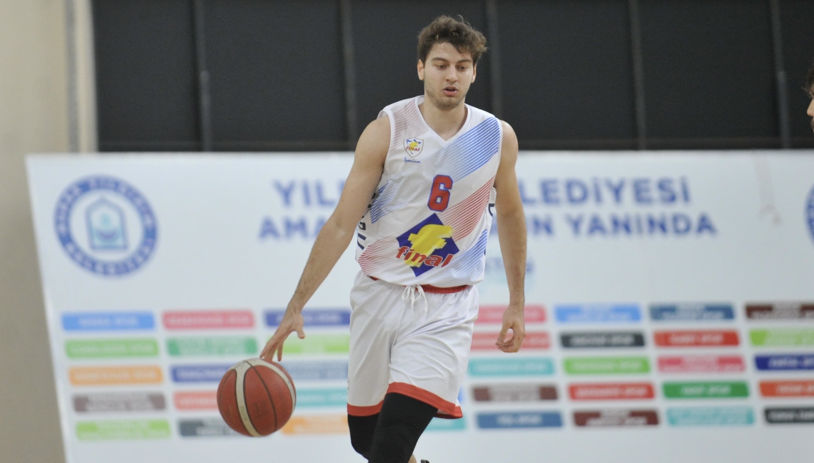 Final Spor deplasmandan mutlu dönüyor
