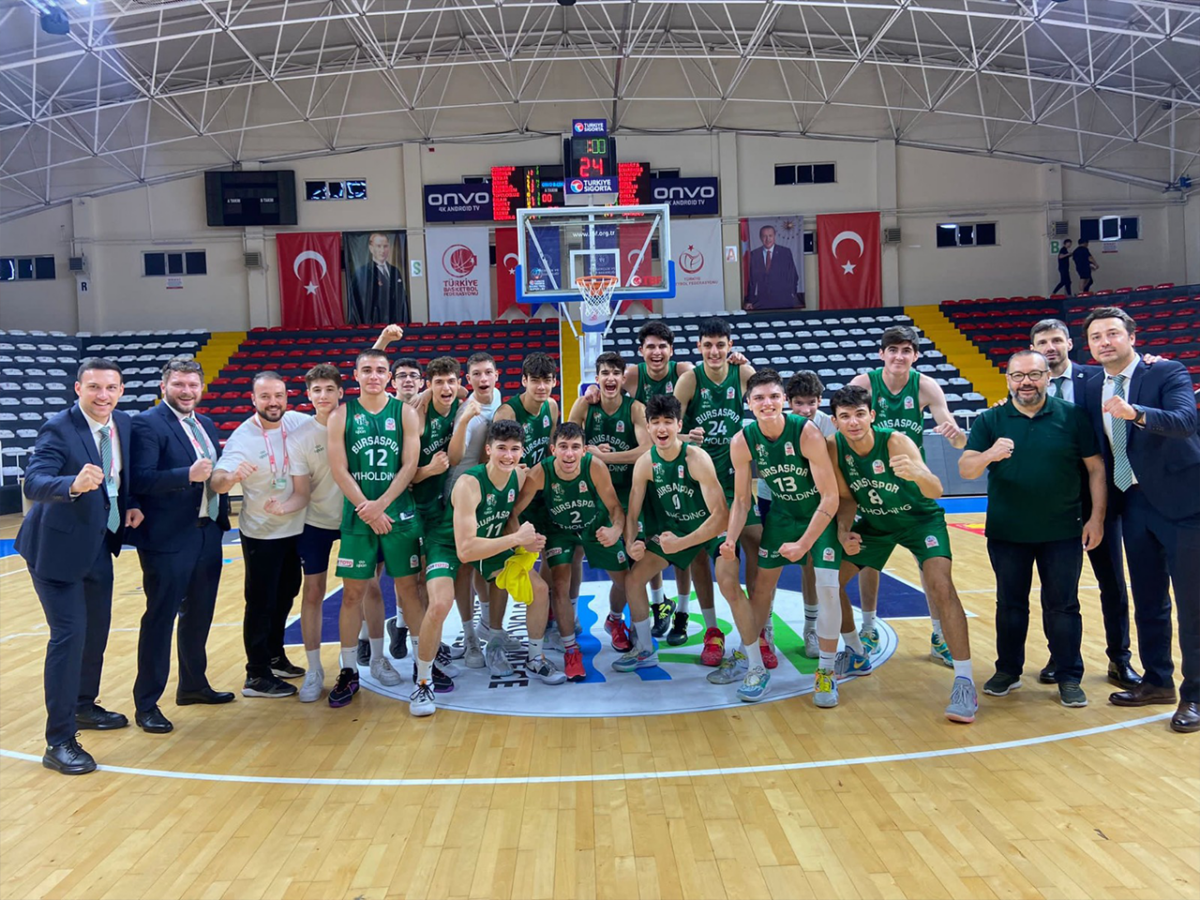 Bursaspor YB Holding deplasmandan şen dönüyor