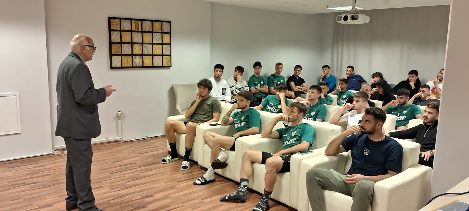 Kesiciler’den Bursaspor’a hakem dersi!