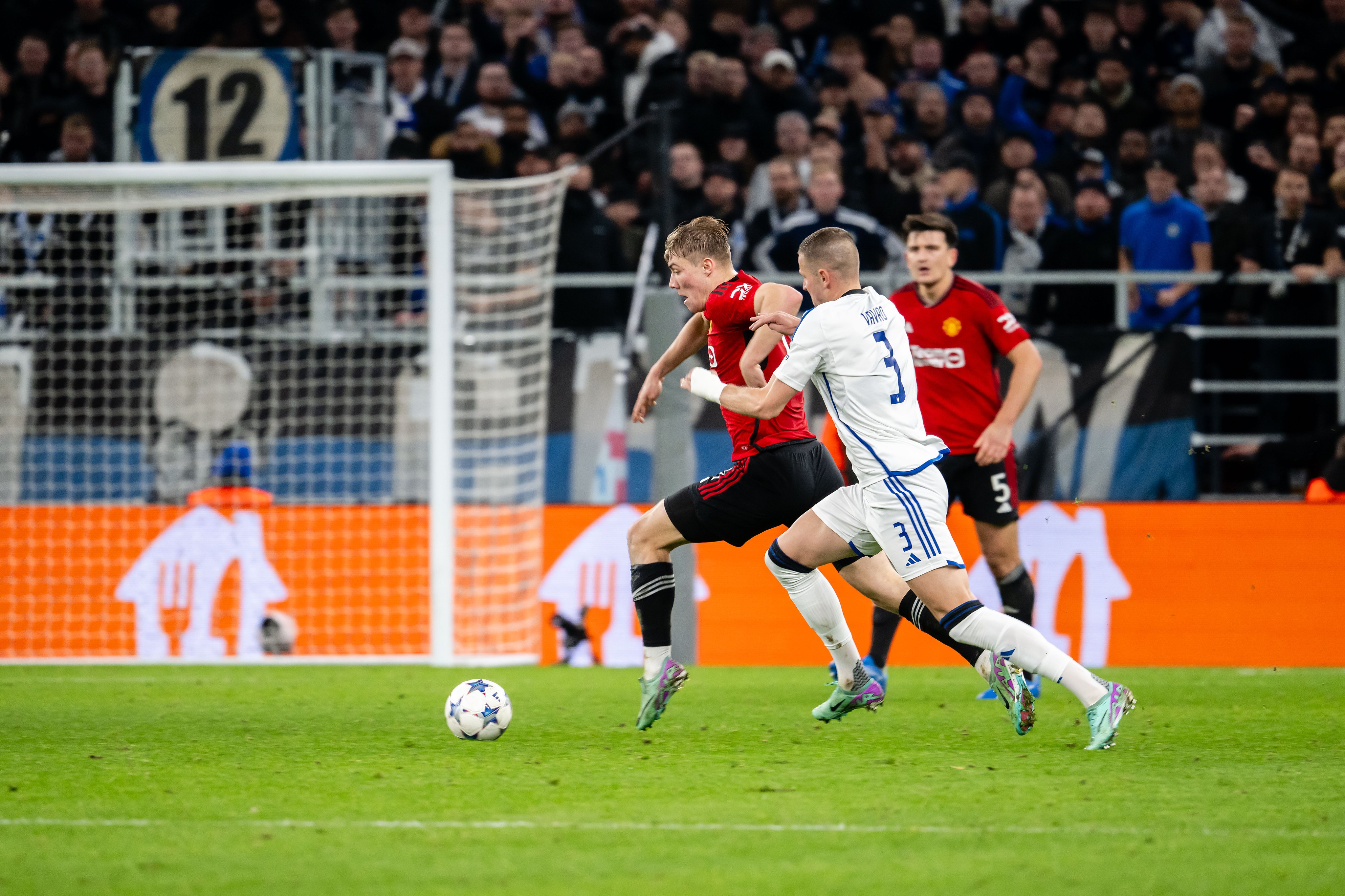 United 2-0'dan maçı verdi!