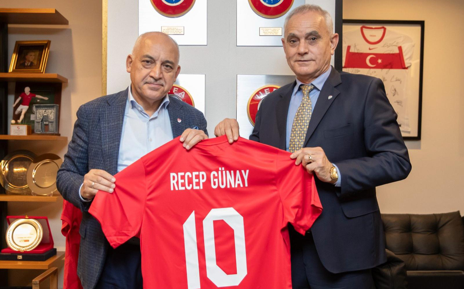 Başkan Günay İstanbul’da ortaya çıktı!