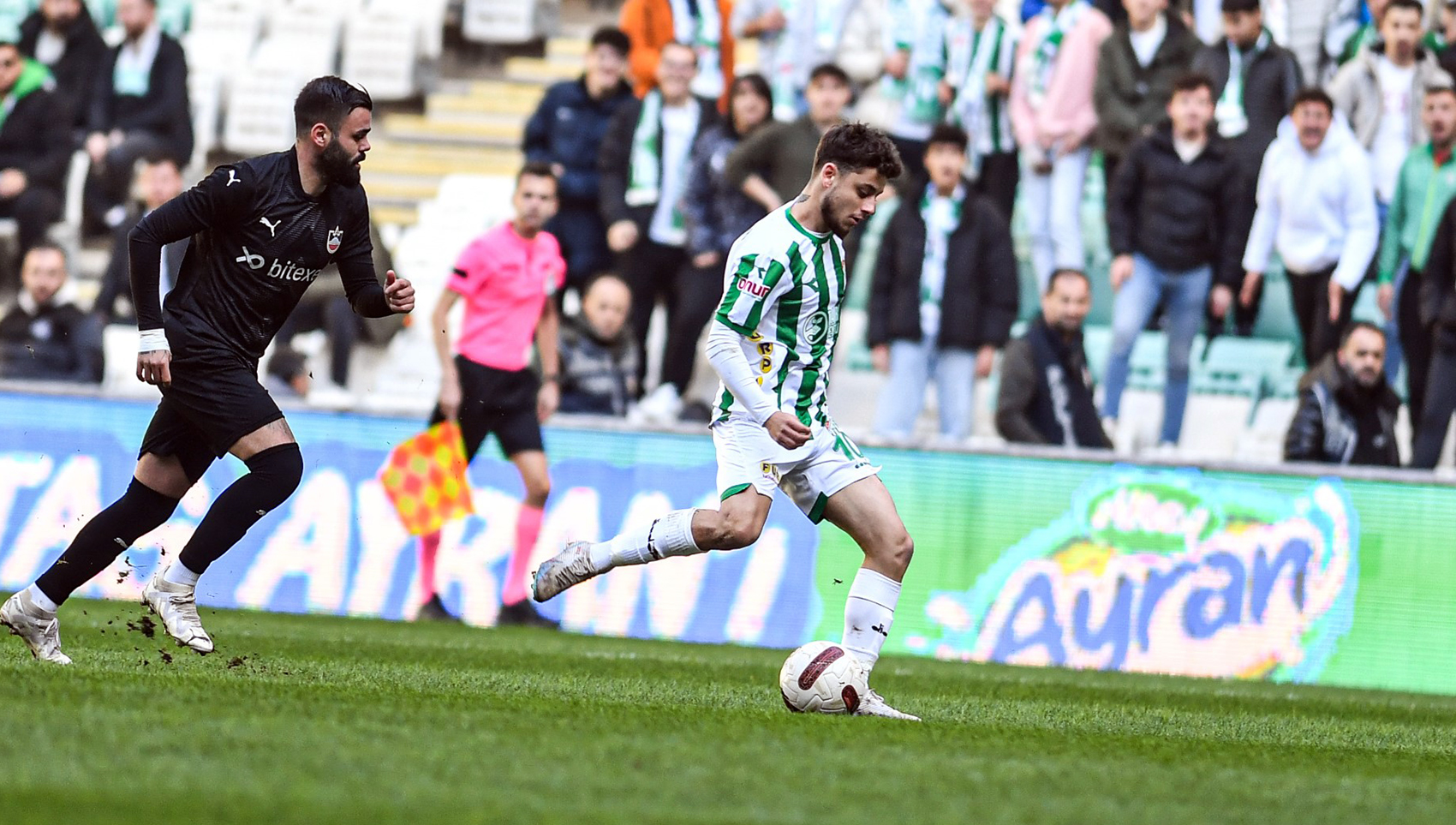 Bursaspor ağır yaralı! 2 gol yedi 2 kırmızı gördü!