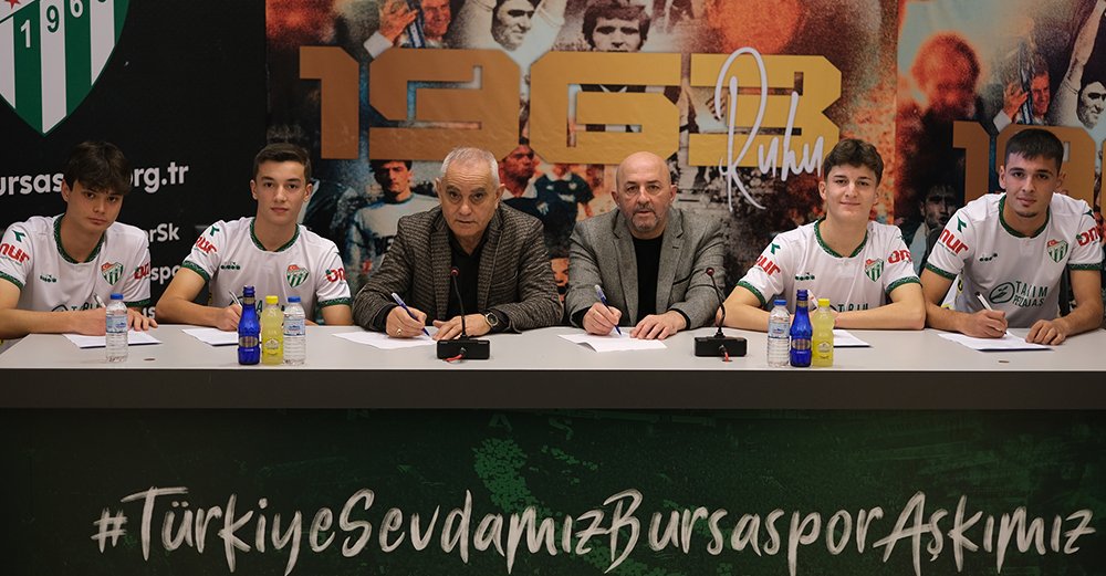 Bursaspor'dan 4 profesyonel imza