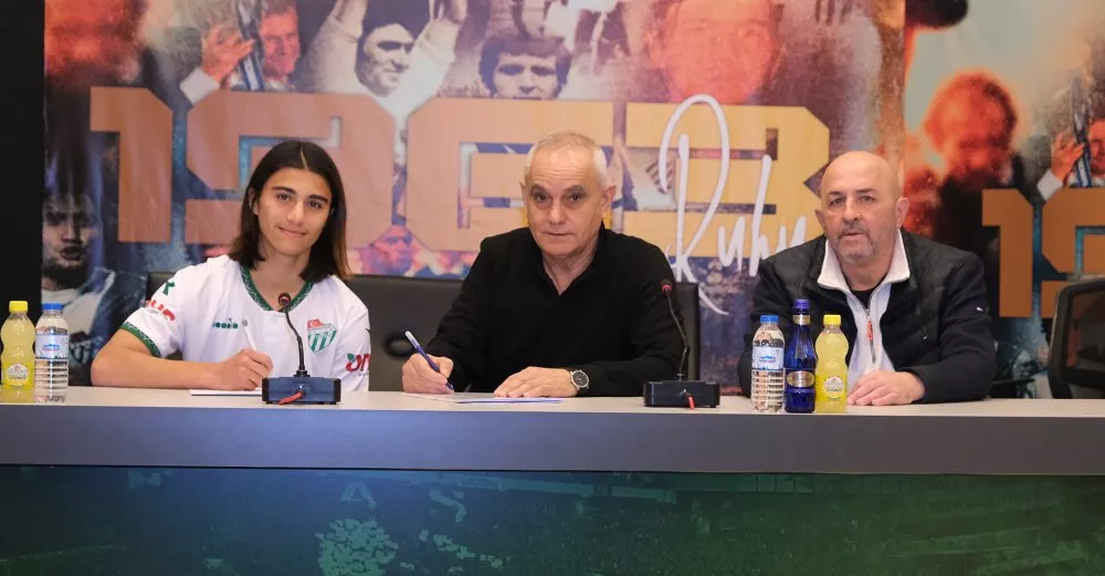 Bursaspor profesyonel sözleşme imzaladı
