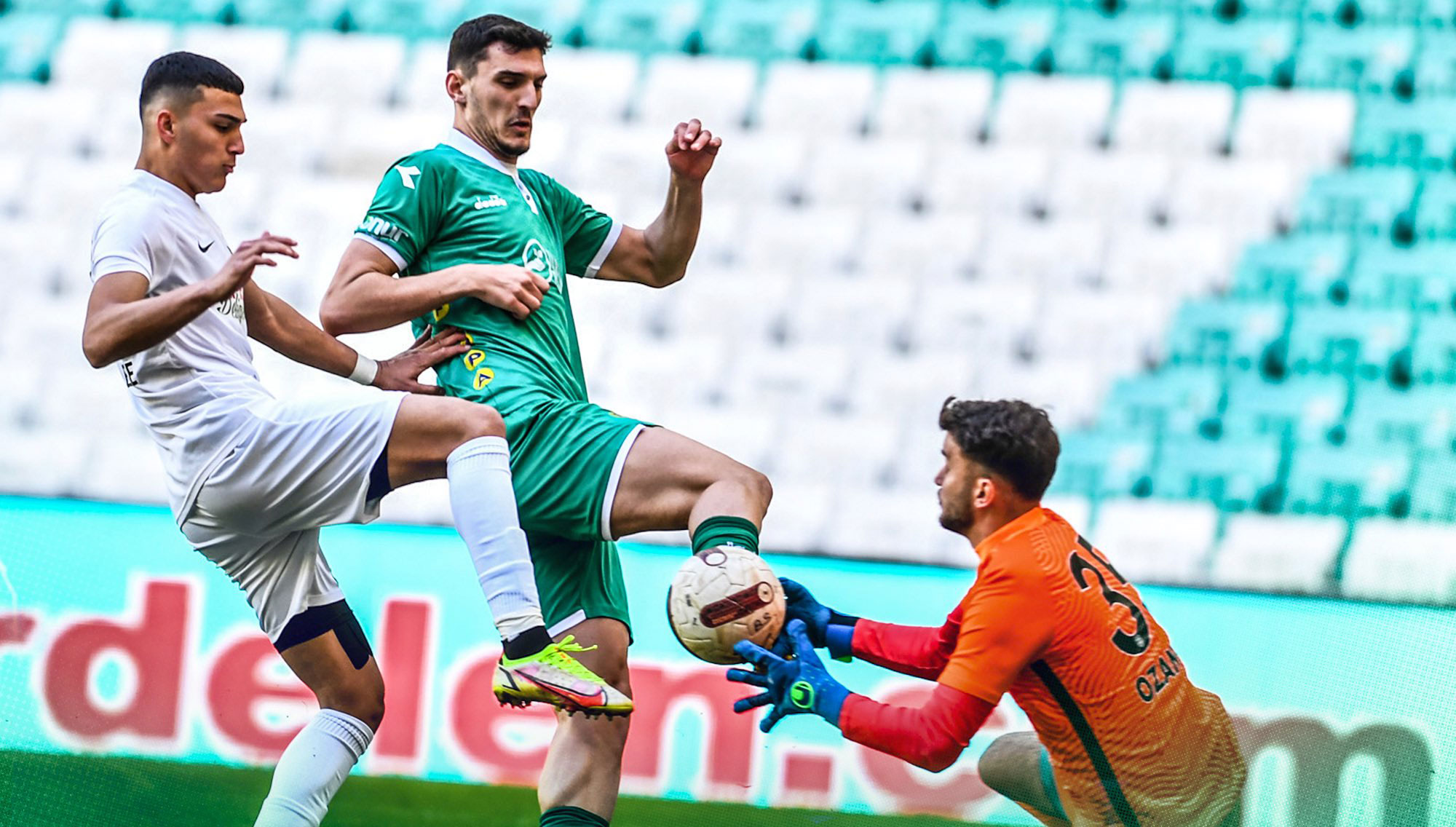 Bursaspor 6 hafta sonra puan aldı