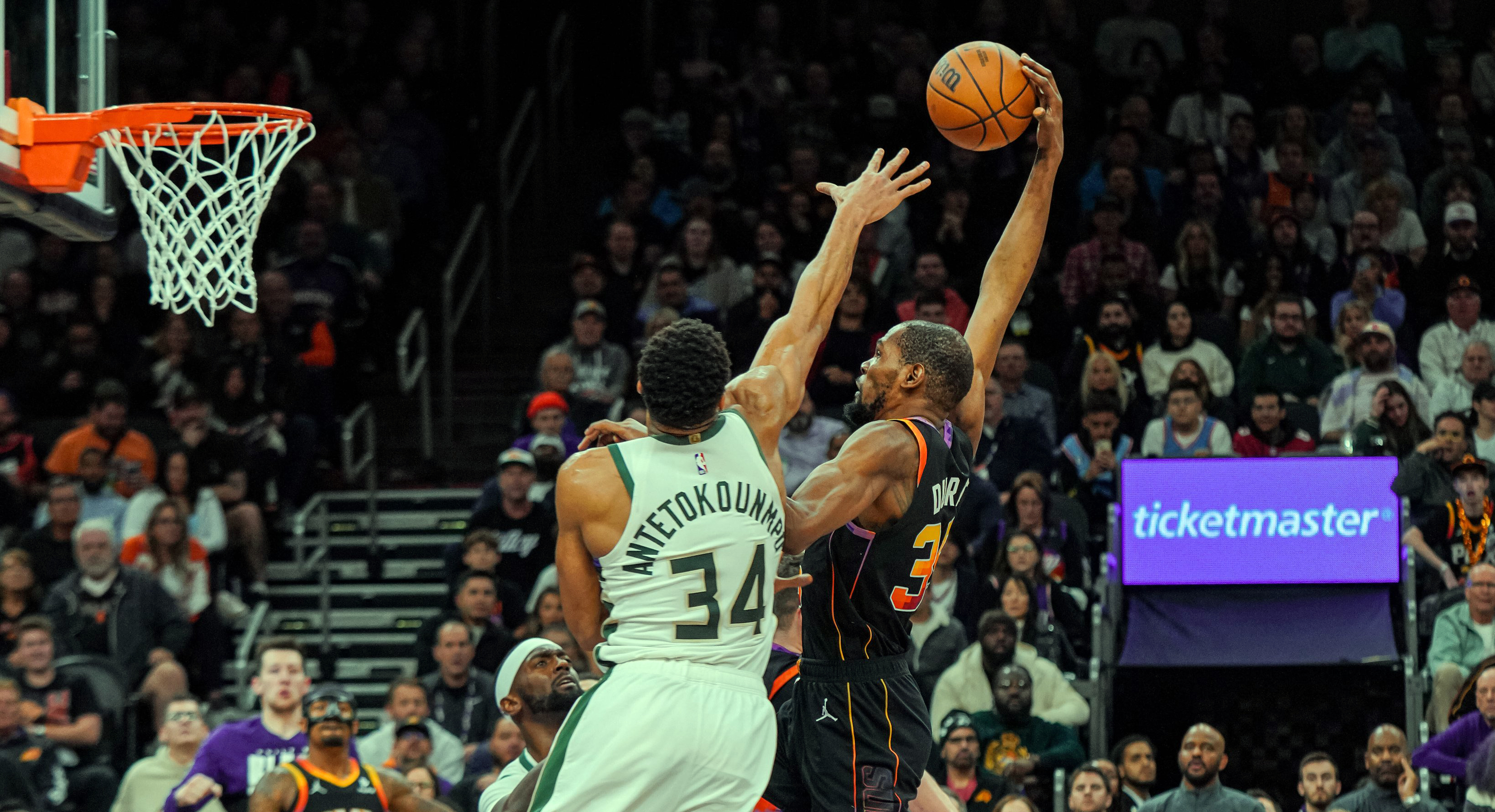 Phoenix Suns, Milwaukee Bucks’ı geçti