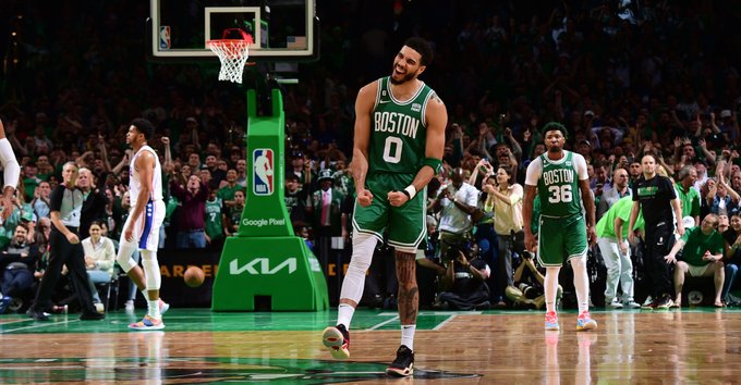 Jayson Tatum galibiyete taşıdı