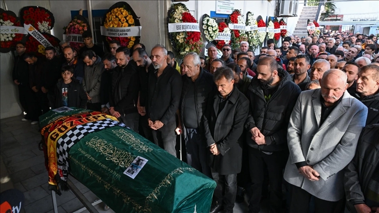 Ersen Martin son yolculuğuna uğurlandı