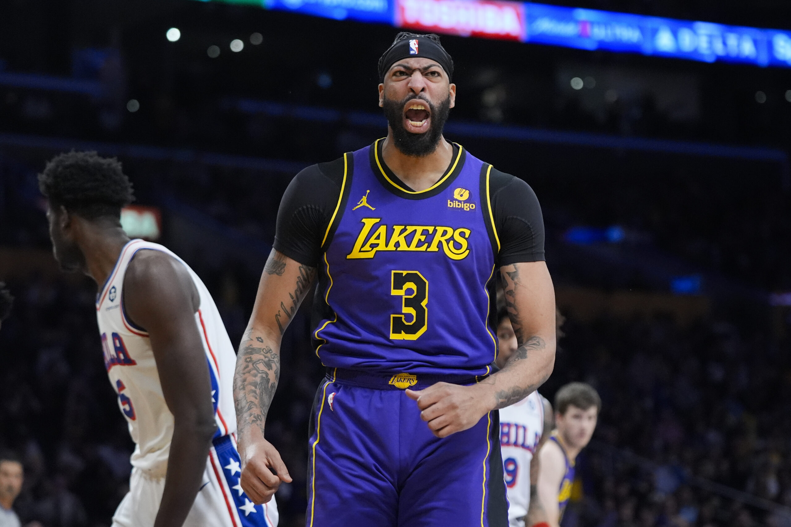 Anthony Davis yıldızlaştı; Los Angeles Lakers kazandı!