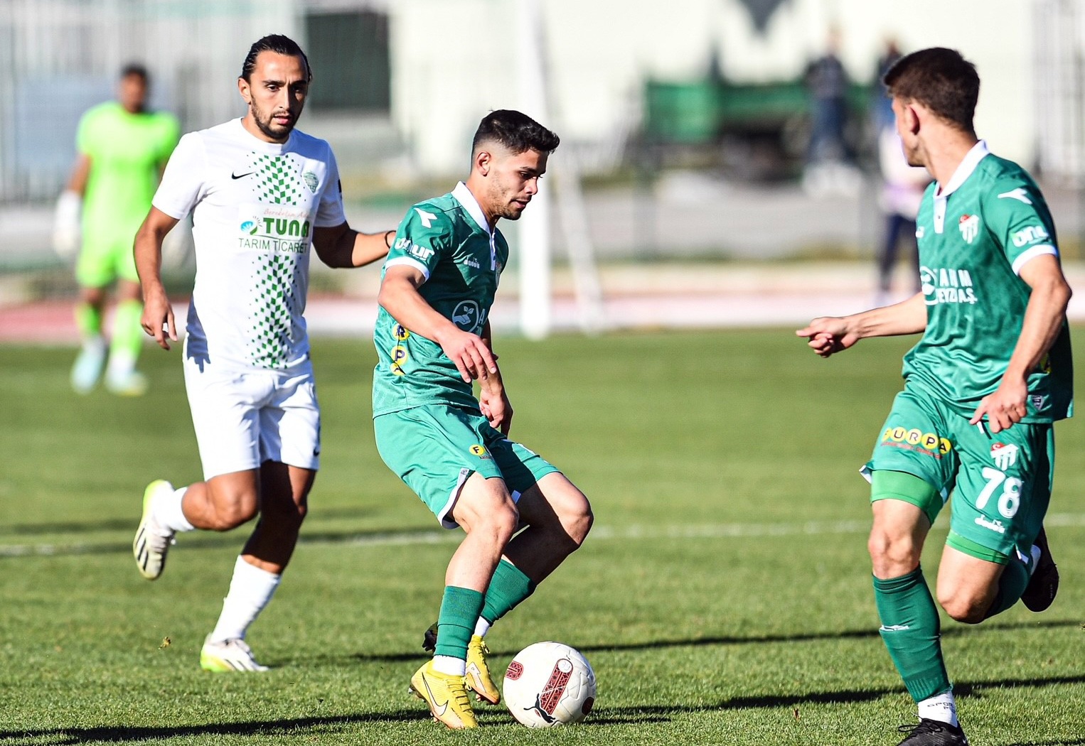 Bursaspor'a Ertuğrul Kurtuluş ve Mustafa Genç'ten kötü haber!