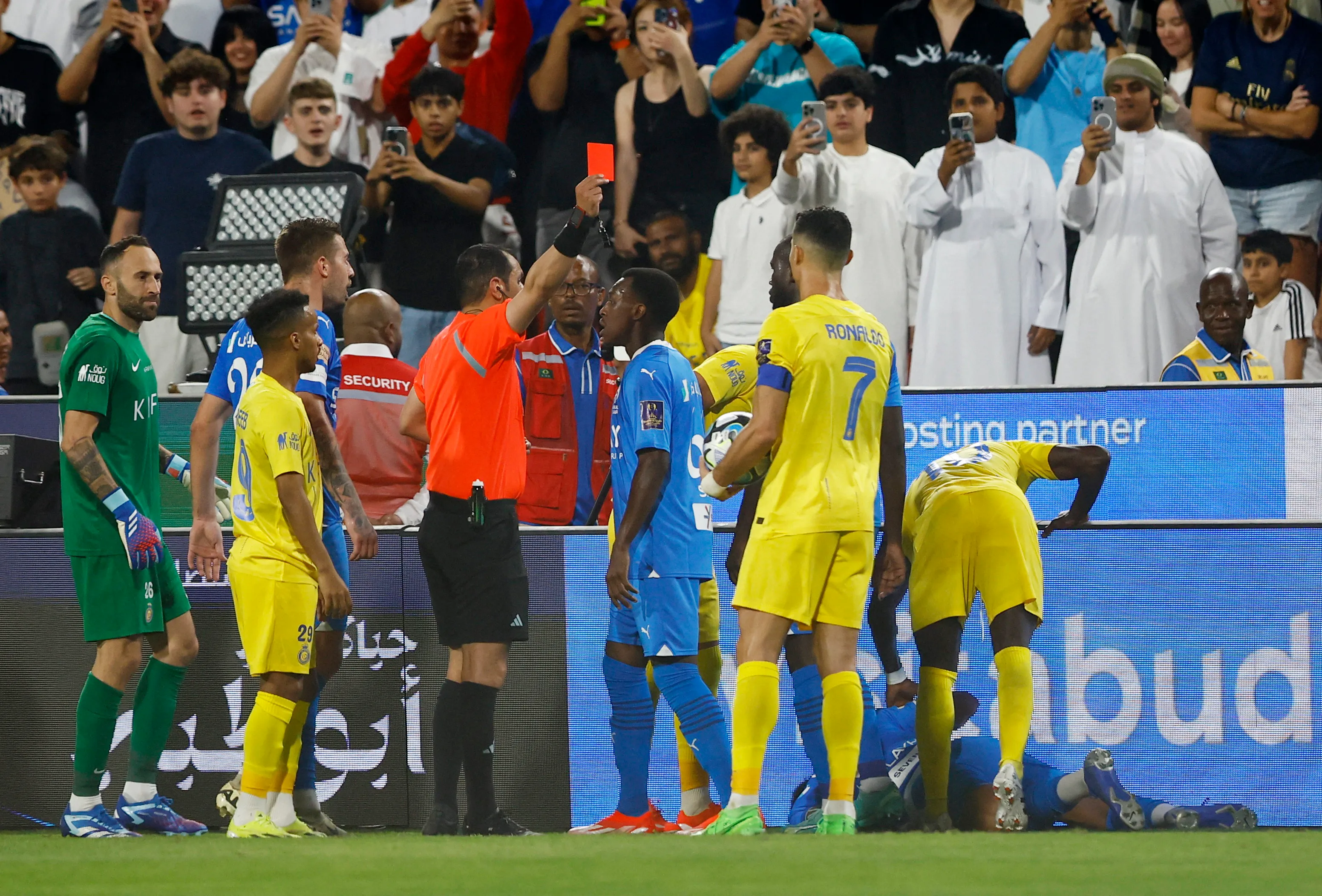 Cristiano Ronaldo'dan hakeme şok hareket!