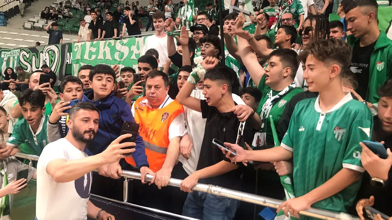 Enver Cenk Şahin, Bursaspor İnfo Yatırım maçında!