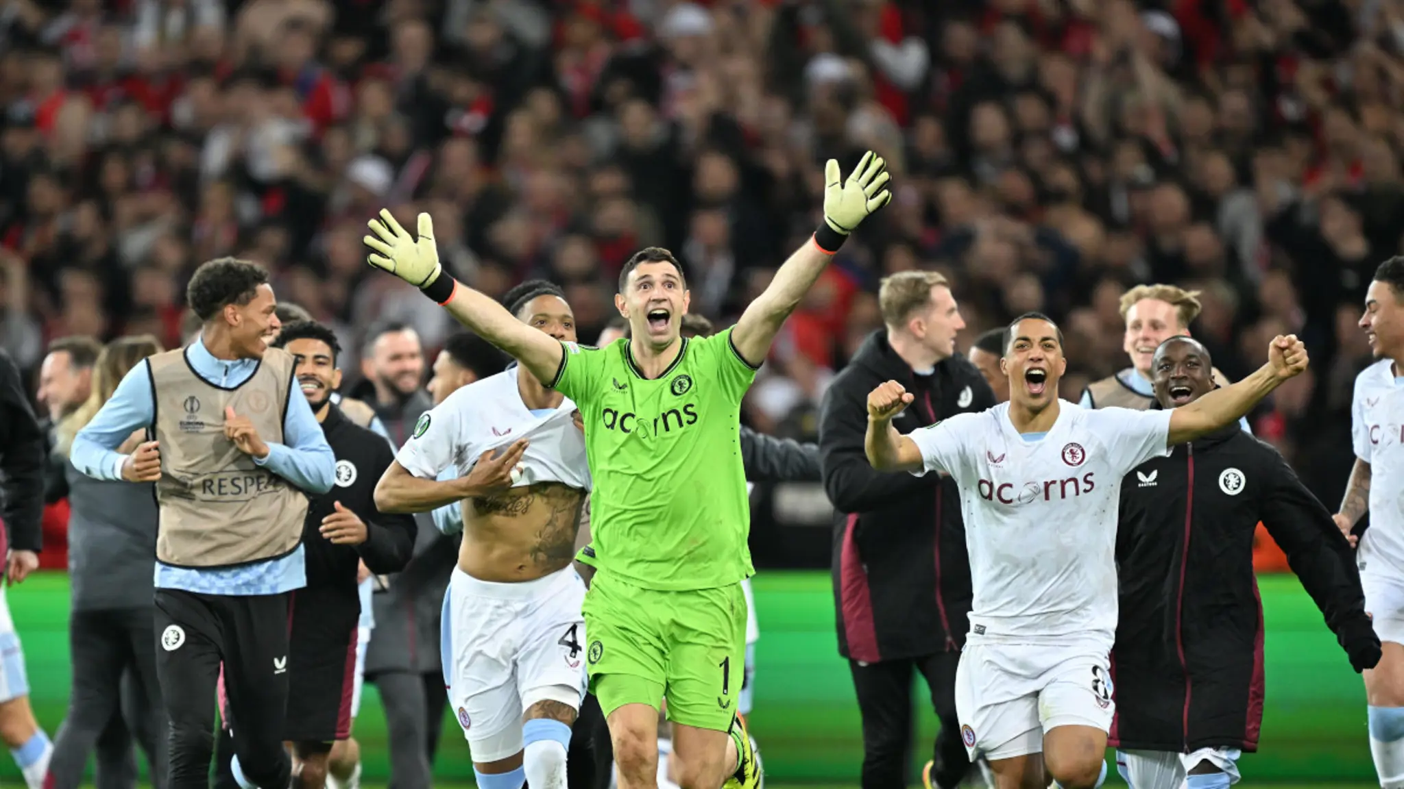 Emiliano Martinez geceye damga vurdu!