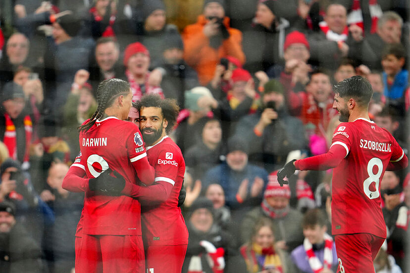 Liverpool zirveye ortak oldu