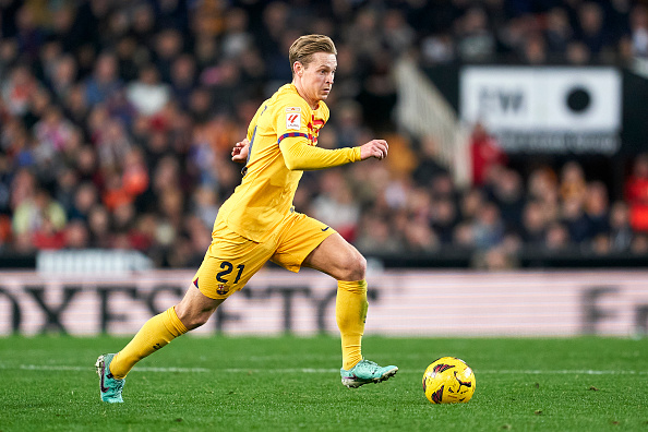 Barcelona'da ilk yolcu De Jong