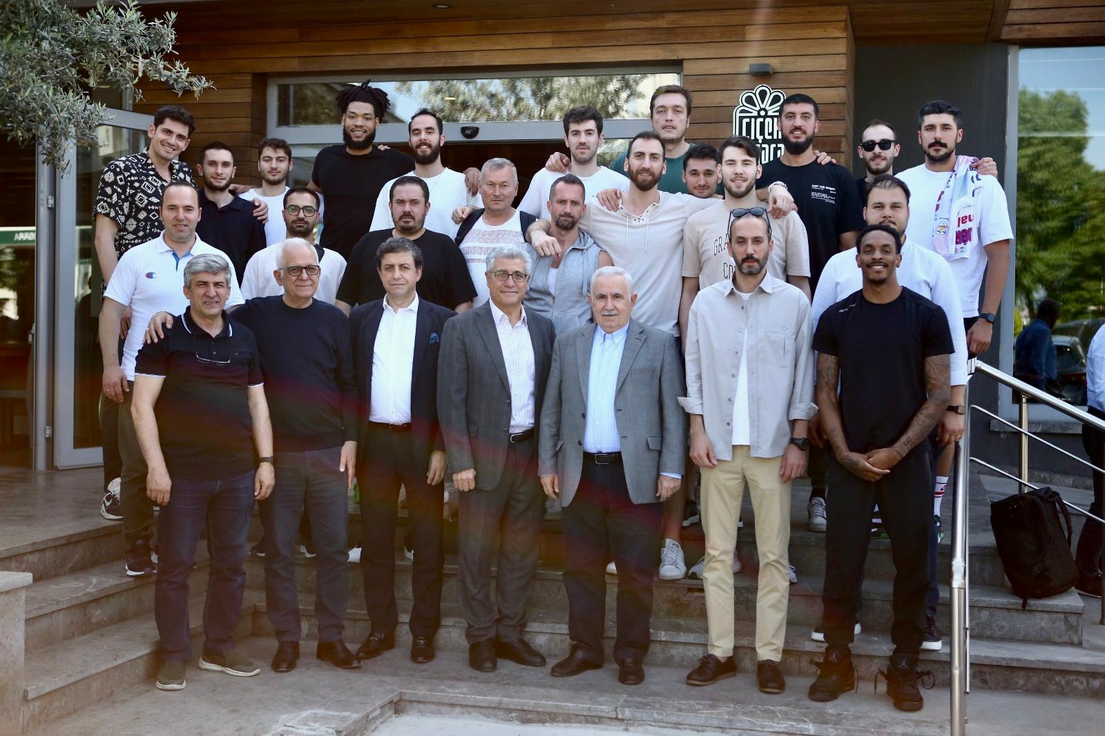 Finalspor sezon sonu yemeğinde buluştu