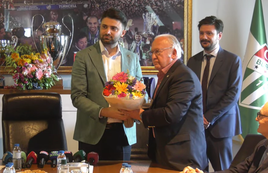 Enes Çelik mazbatasını aldı