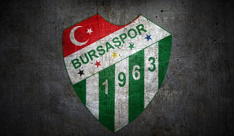 Bursaspor'un genç kalecisi ameliyat oldu!