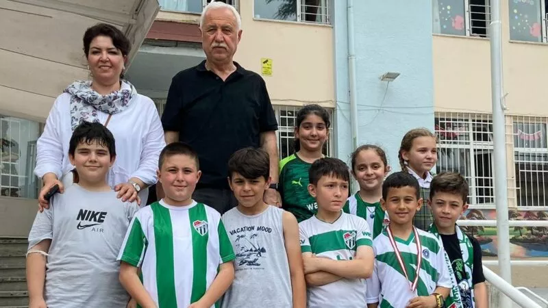 Yeşil beyazlı miniklerden duygulandıran destek!