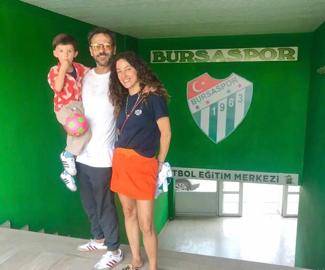 Bursalı ünlü sanatçıdan Bursaspor’a ziyaret!