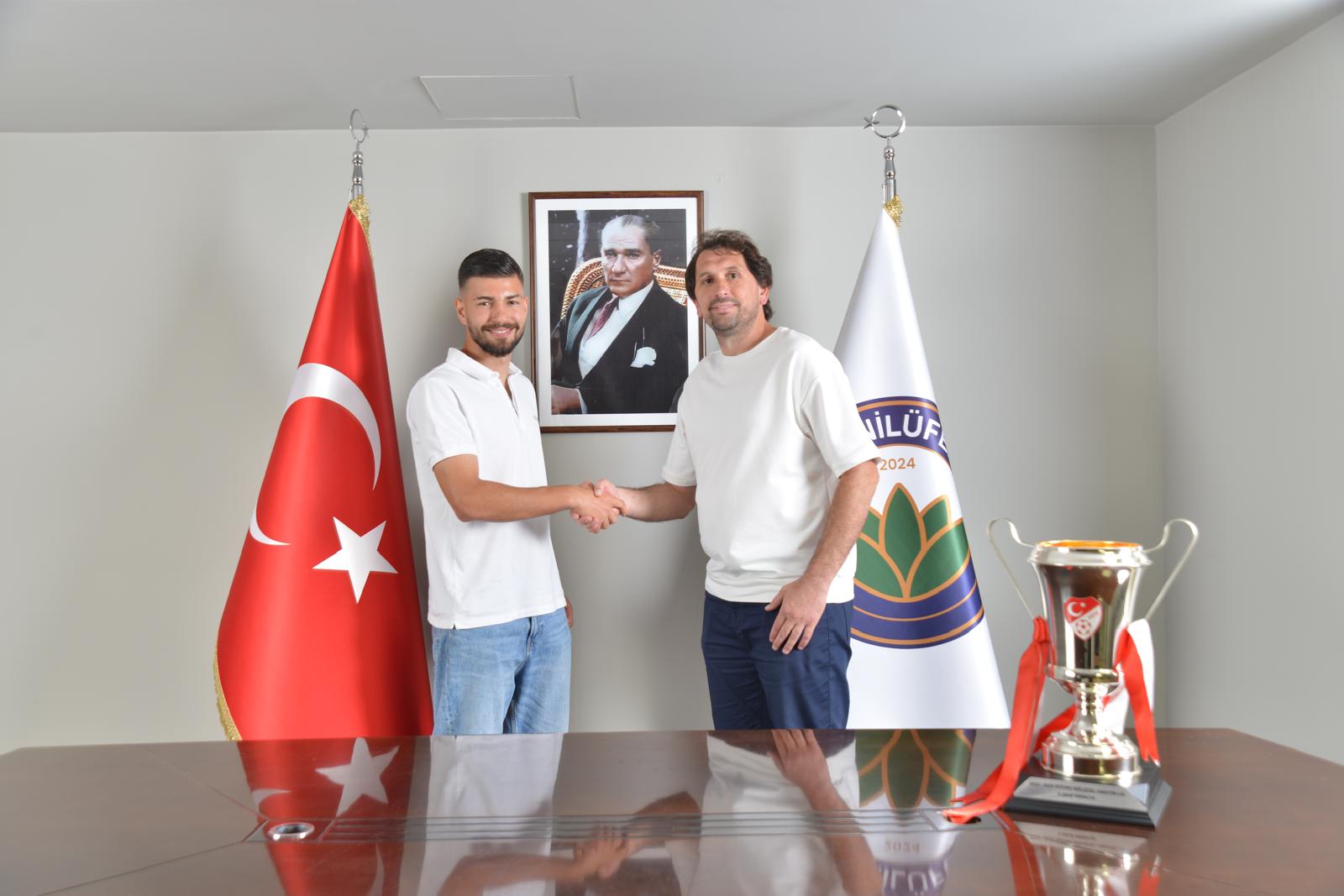 Nilüfer’in imza şovu sürüyor