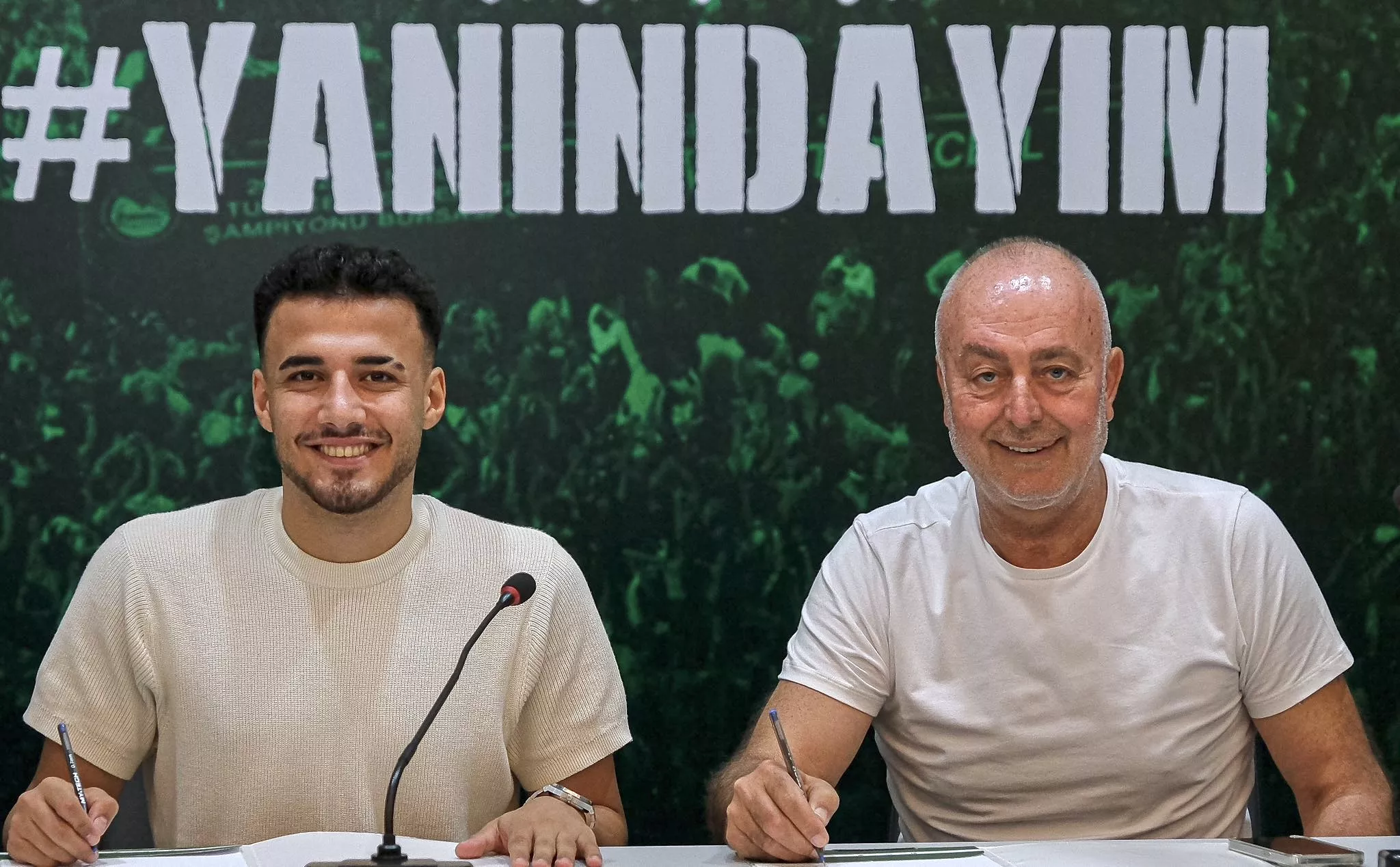 Bursaspor genç oyuncuyla imzaladı!