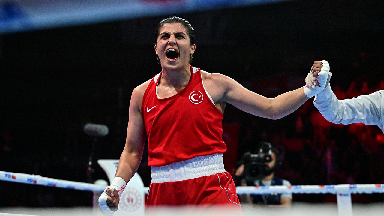 Boksta Busenaz Sürmeneli çeyrek finalde