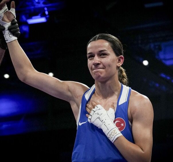 Hatice Akbaş madalyayı garantiledi