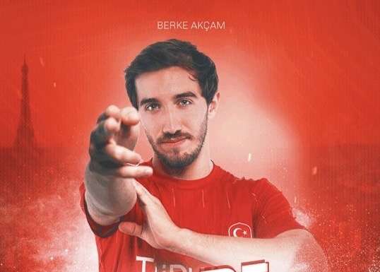 Berke Akçam yarı finalde