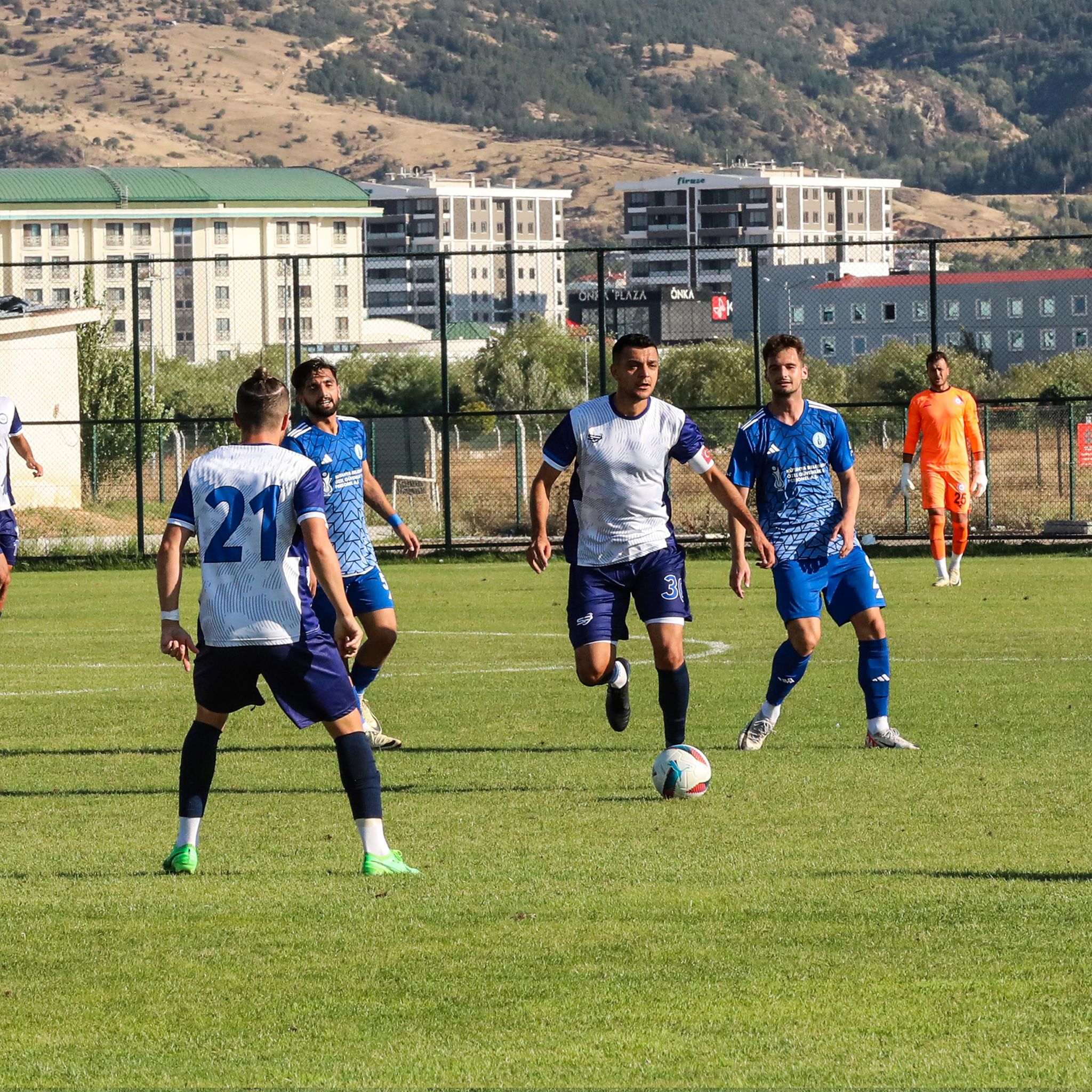 Bursa Nilüfer FK farklı kazandı