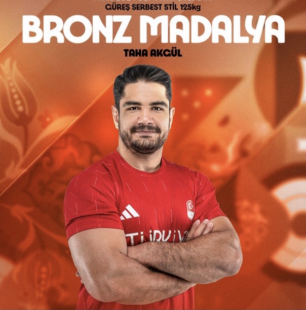 Taha Akgül bronzla veda etti!