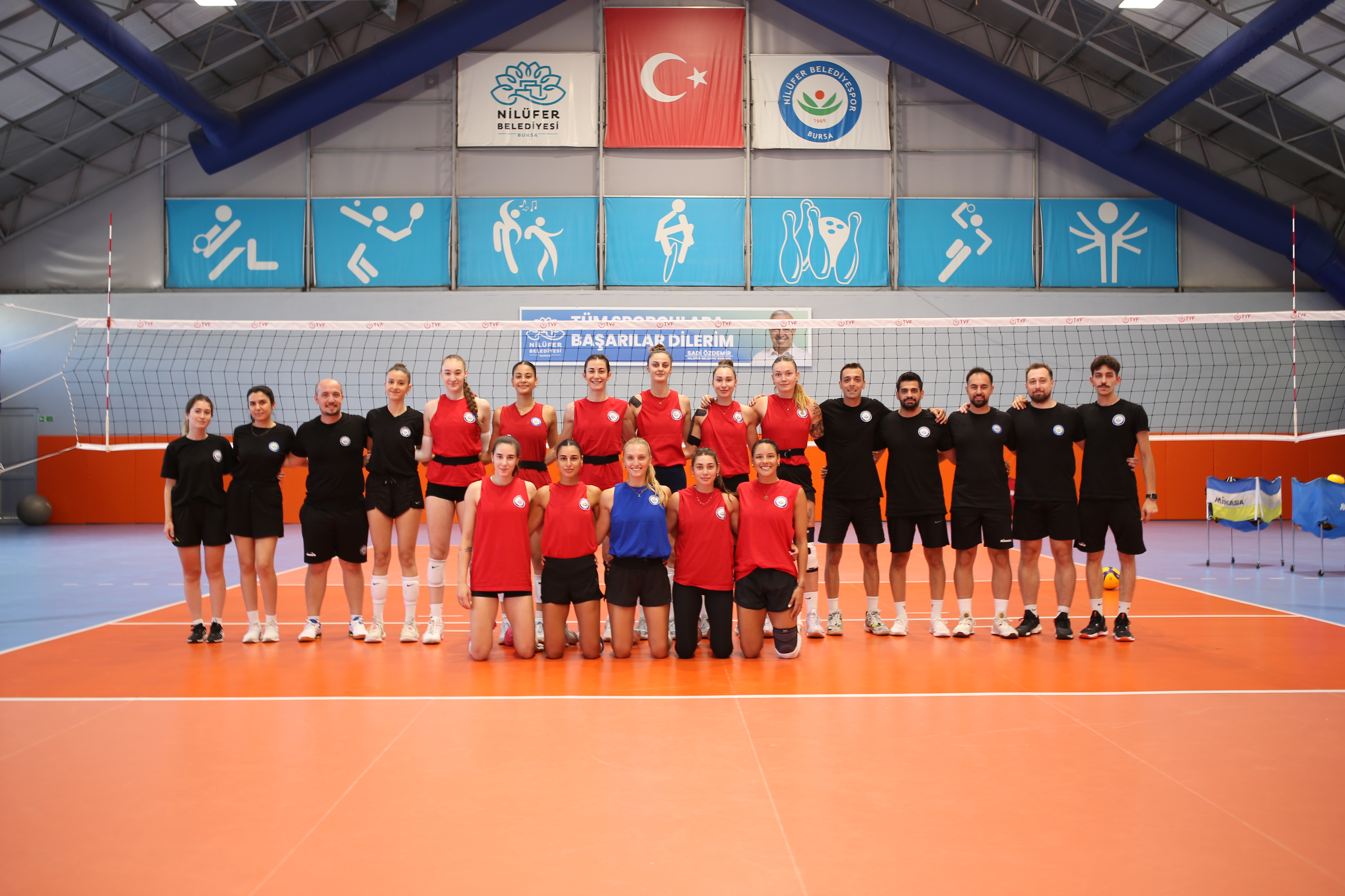 Nilüfer millilerini bekliyor