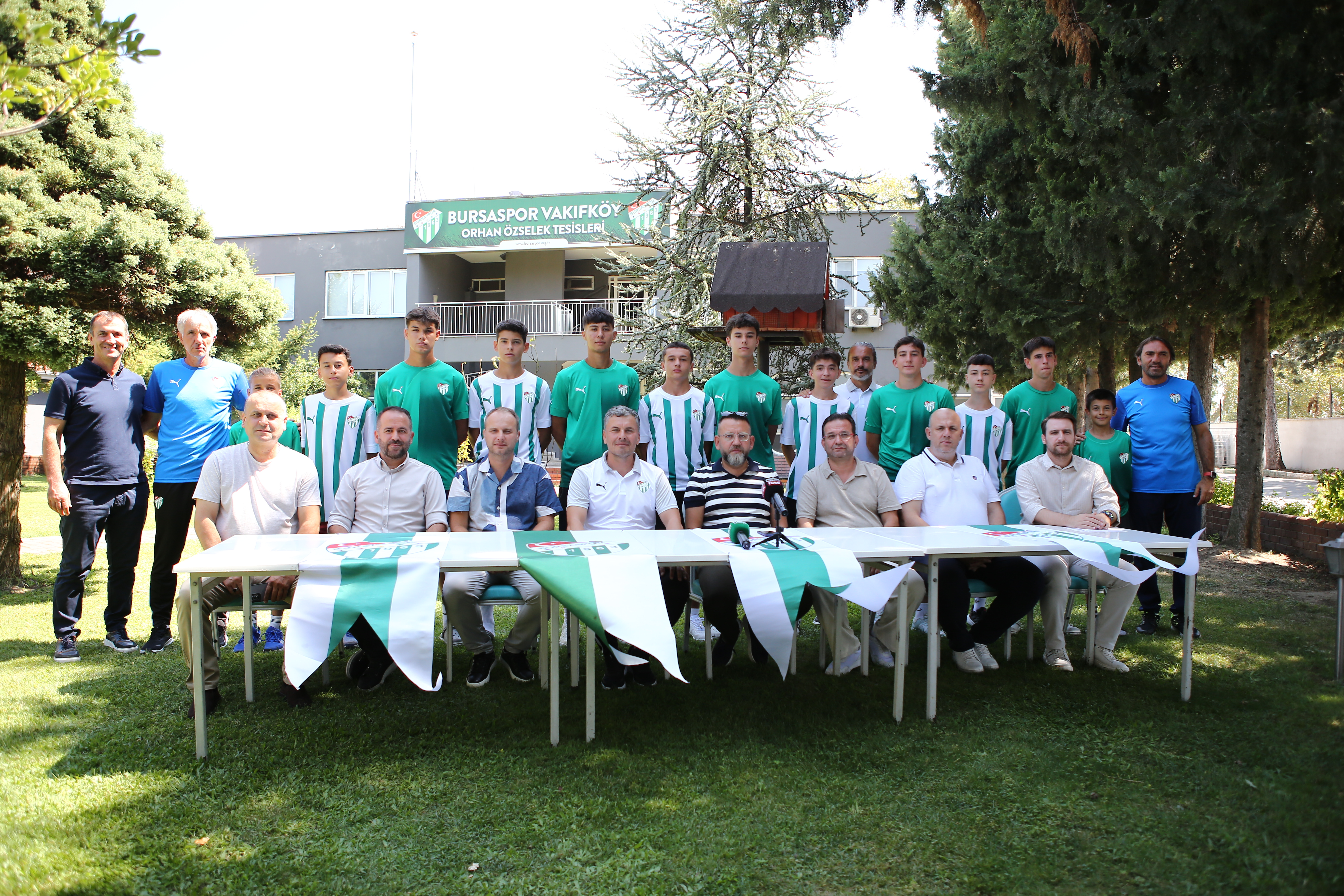 Bursaspor altyapısına 12 takviye
