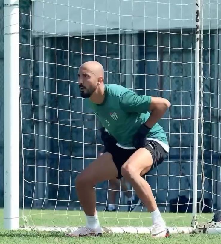 Timsah'ın yeni kalecisi Ahmet!