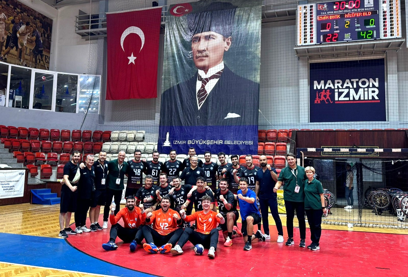 Nilüfer İzmir’de açıldı