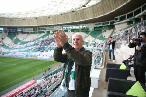 Bozbey’den taraftara güzel hizmet!