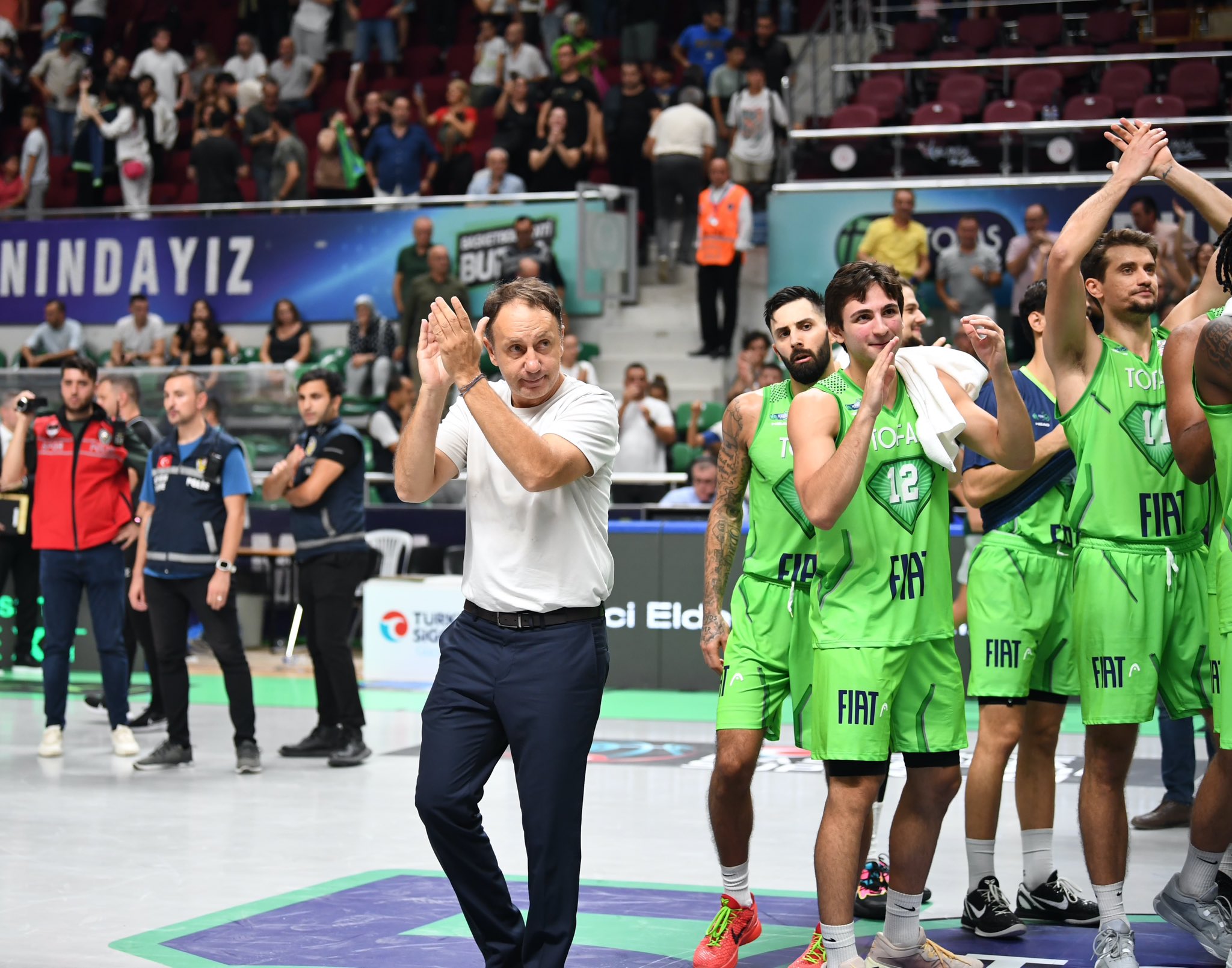 Tofaş Beşiktaş’ı devirdi!