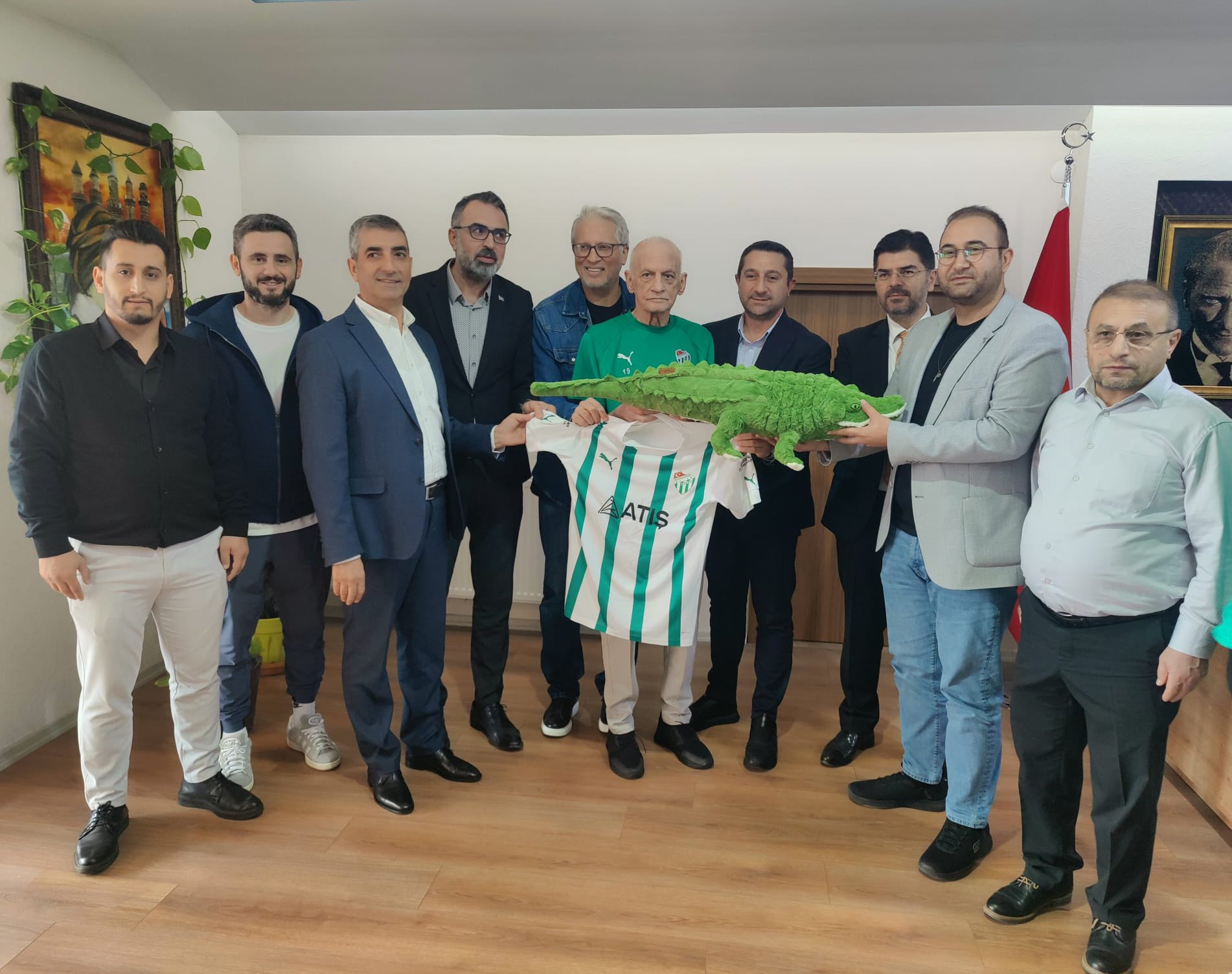 Bursaspor’dan efsaneye ziyaret