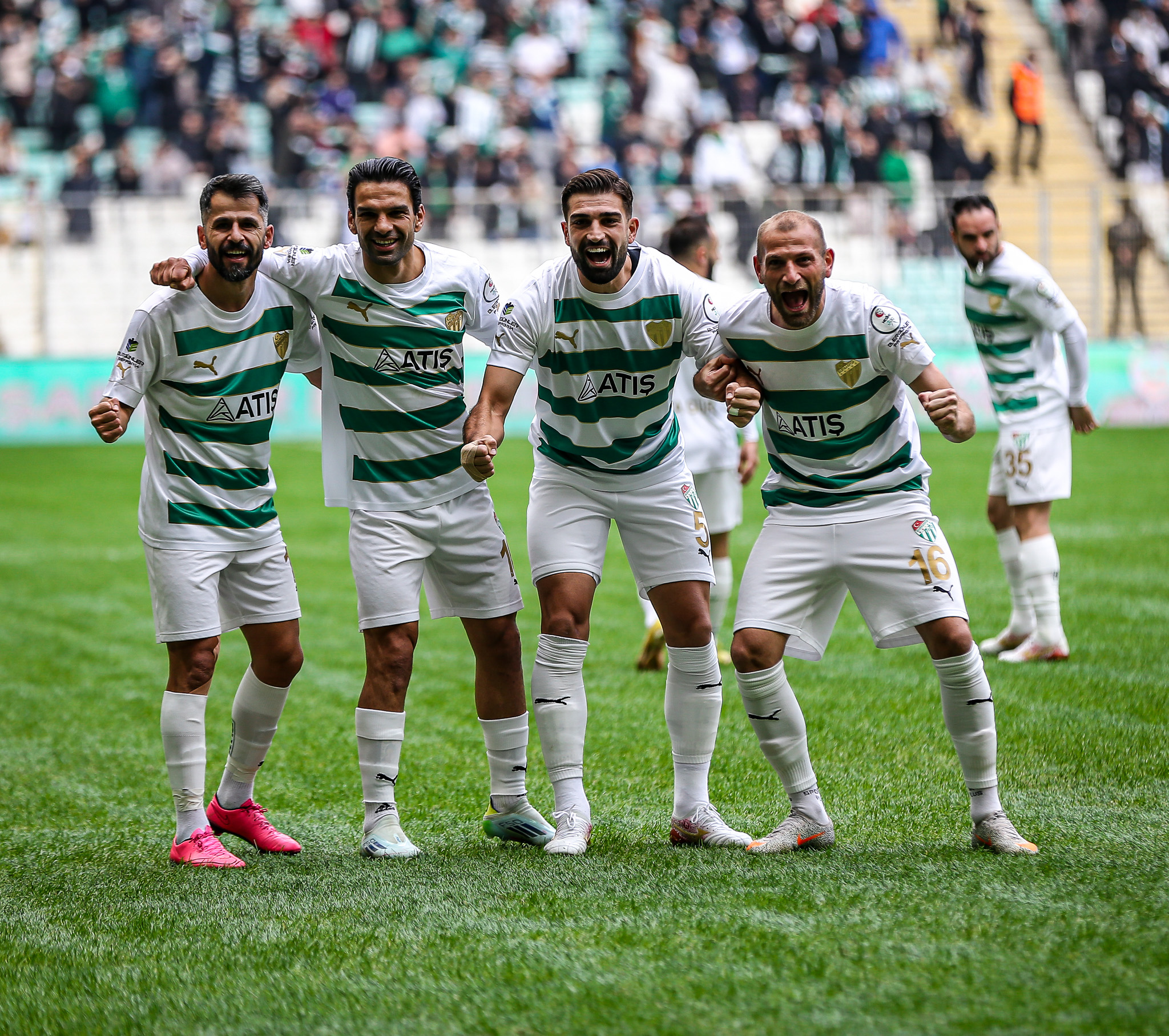 Bursaspor zirvede tek başına: 3-0