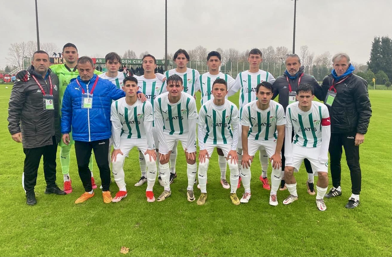 Bursaspor U19’dan tarihi fark!