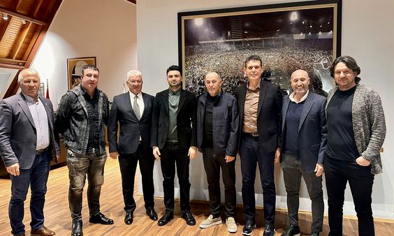 Profesyonel futbolculardan Başkan Çelik’e ziyaret