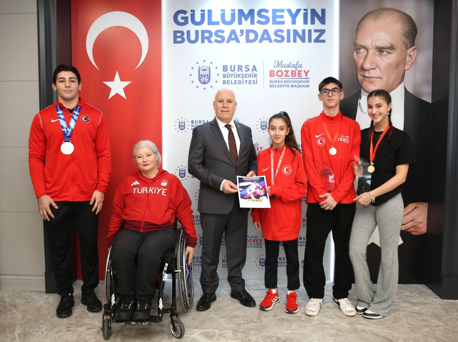 Şampiyonlardan Bozbey’e ziyaret